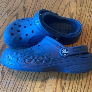 CROCS COZY COMFORT STYLE, FLEECE LINED SLIP ON SLIP OFF CROCS!